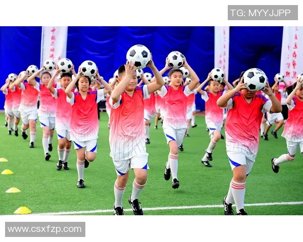 历史最强足球明星组合揭晓球场传奇的巅峰对决与荣耀时刻