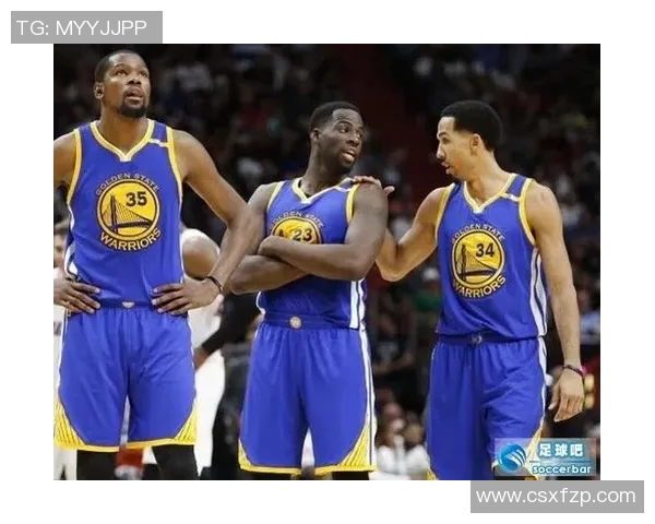 足球明星与篮球运动员年薪对比分析及其背后的市场因素探讨 足球明星与篮球运动员年薪对比分析及其背后的市场因素探讨